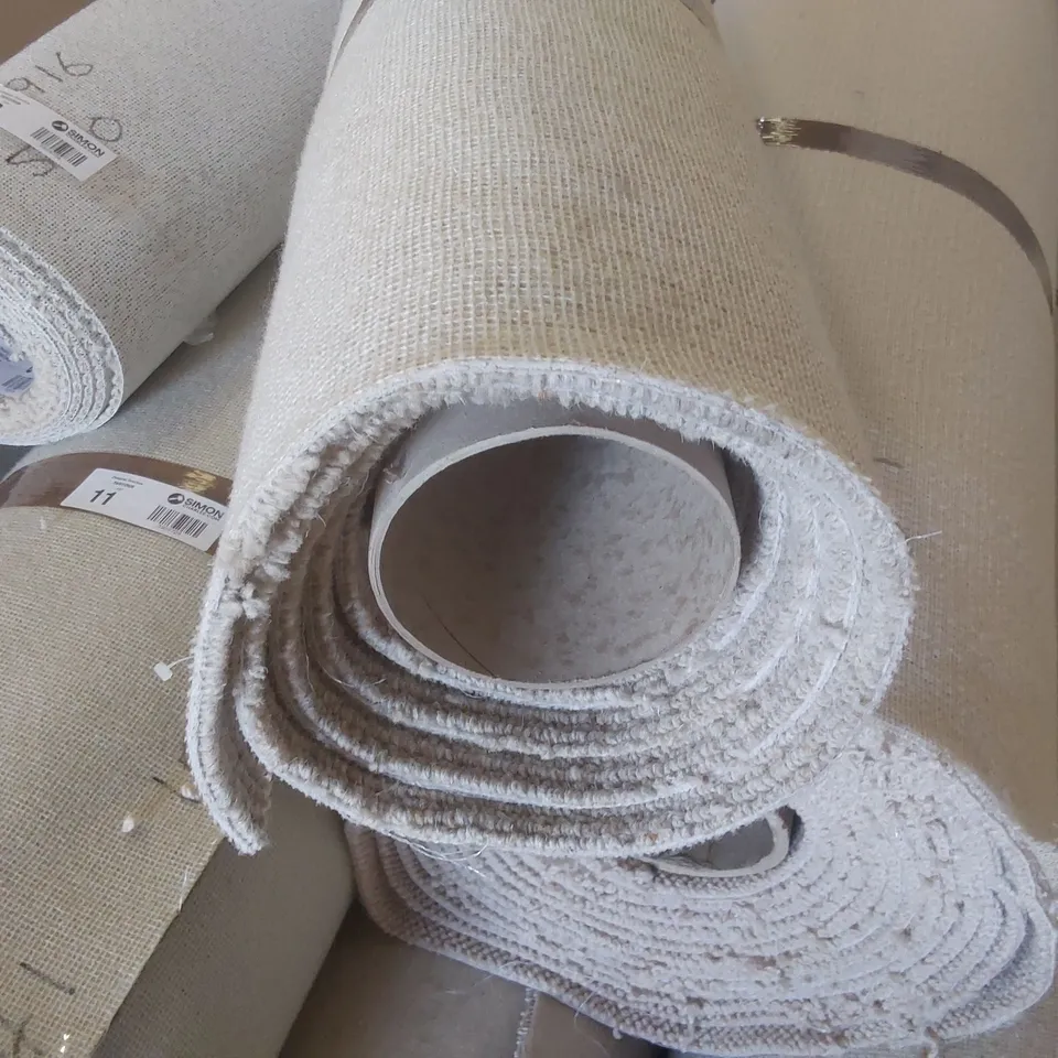 ROLL OF QUALITY HEATHCOTE CARPET - APPROXIMATELY 4 x 2.7m