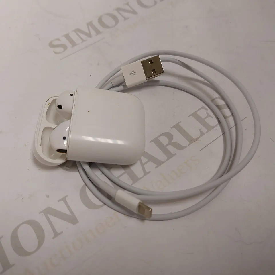 APPLE AIRPODS WITH WIRELESS CHARGING CASE
