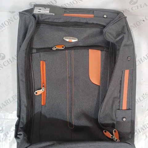 BORDERLINE LIGHTWEIGHT WHEELED TRAVEL BAG