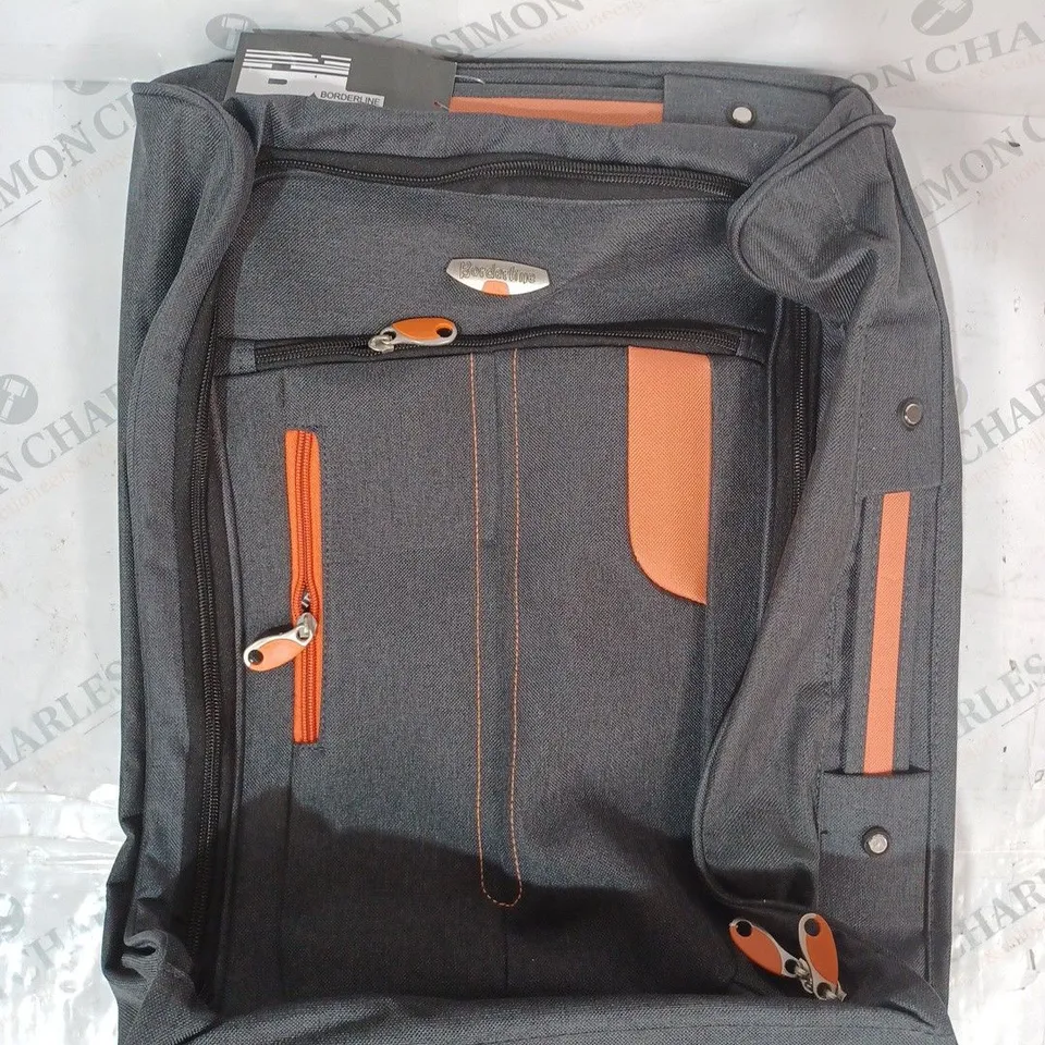 BORDERLINE LIGHTWEIGHT WHEELED TRAVEL BAG