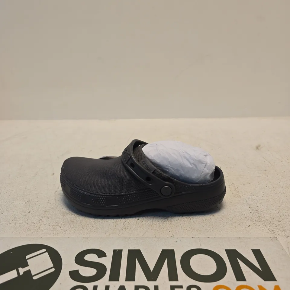CROCS CRAFTED CLOG – BLACK UNISEX, UK SIZE UK 6 (US 7 / US WOMEN 9) – EU 39-40