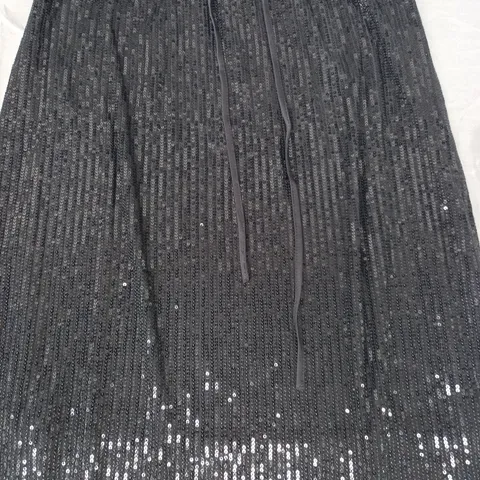FRANK USHER SEQUIN SKIRT IN BLACK SIZE S/M