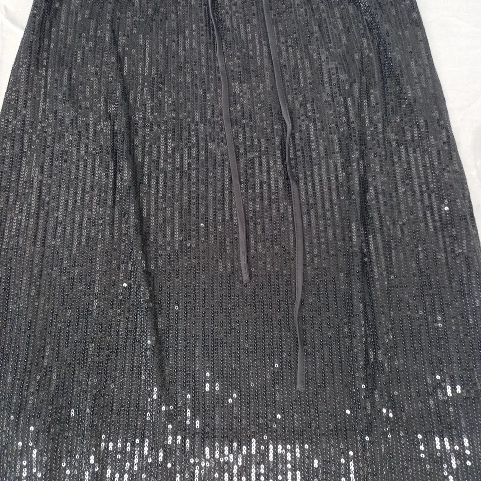 FRANK USHER SEQUIN SKIRT IN BLACK SIZE S/M