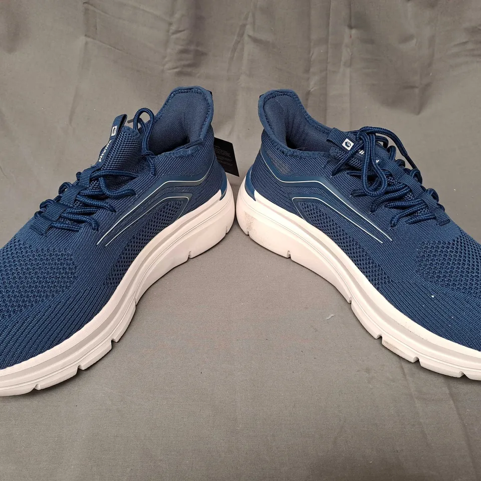 PAIR OF FITVILLE SHOES IN BLUE UK SIZE 11