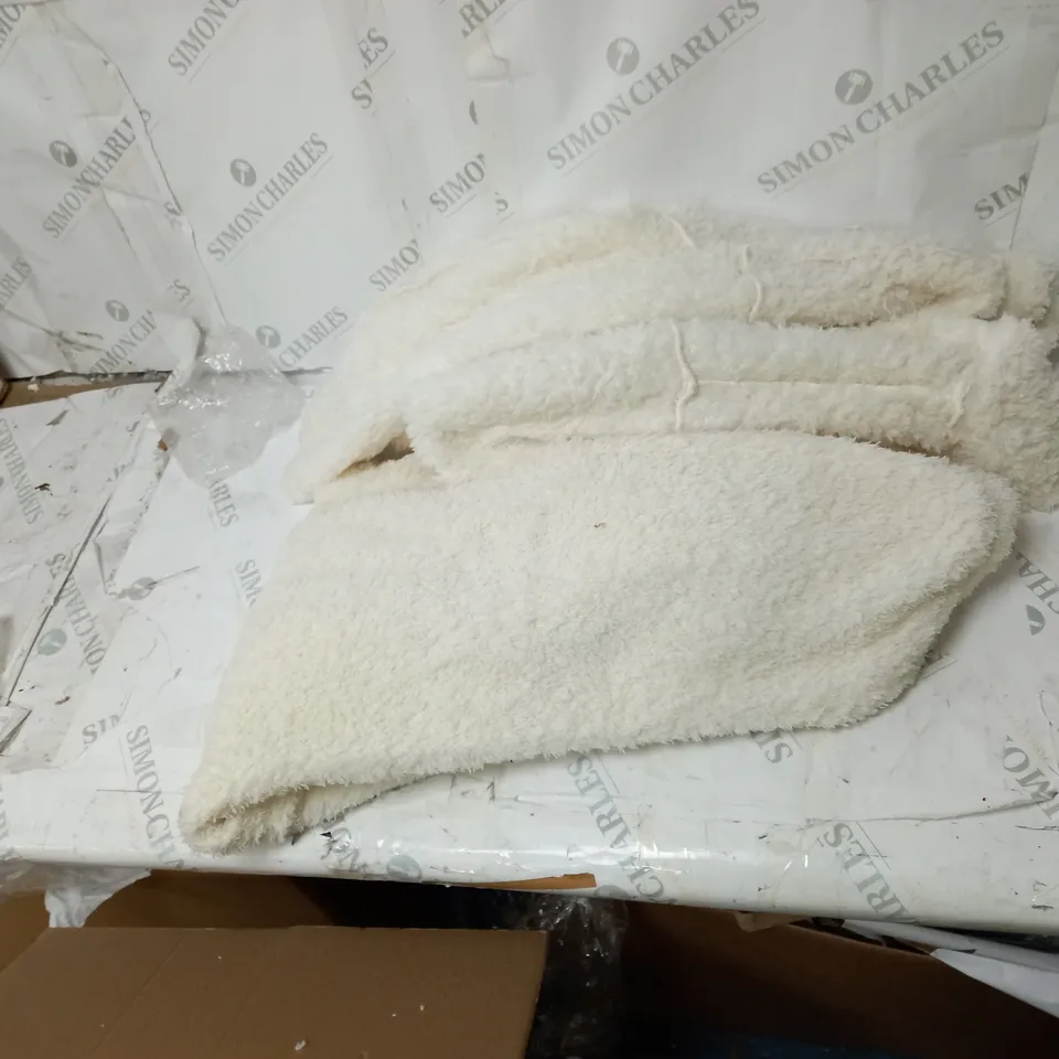 COZEE HOME WOMENS FLUFFY PYJAMAS SIZE MEDIUM 