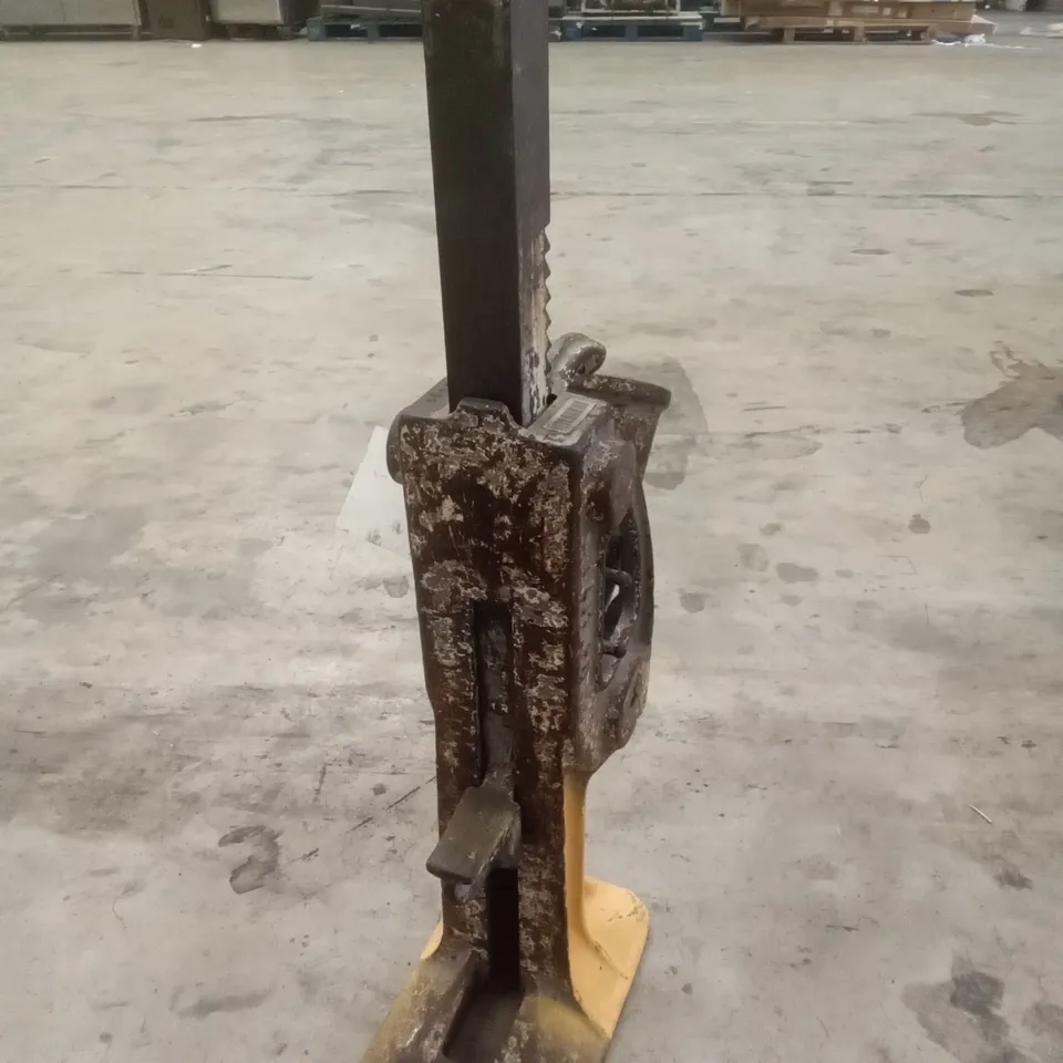 MECHANICAL JACK - 15T (DUFF/SIMPLEX) CW HANDLE