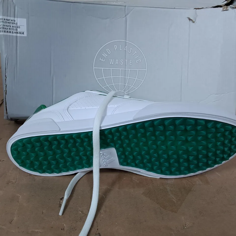 BOXED PAIR OF ADIDAS RETRO CROSS WHITE/GREEN SIZE 10