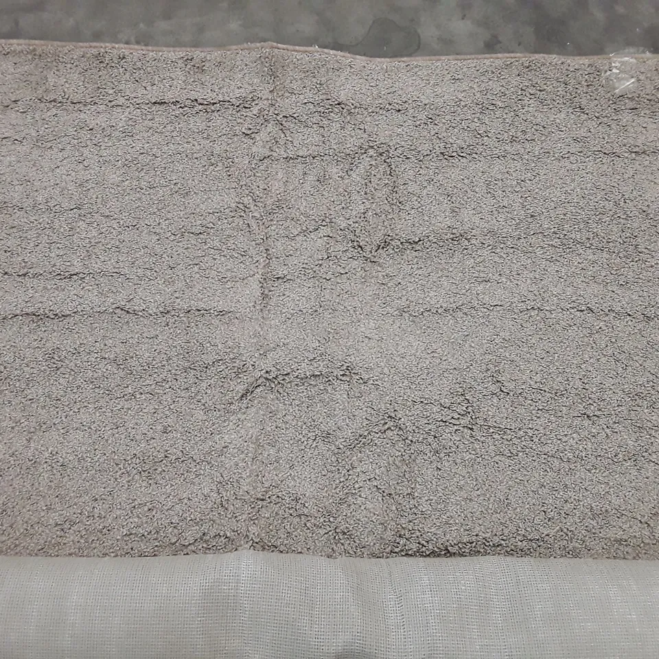 QUALITY DESIGNER SHORT PILE AREA RUG SIZE UNSPECIFIED 