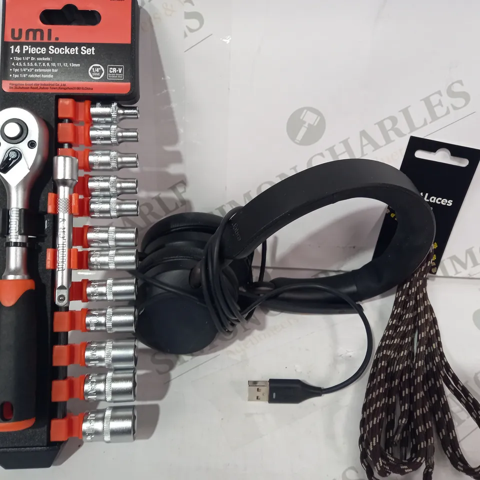 LOT OF APPROXIMATELY 10 ASSORTED HOUSEHOLD ITEMS TO INCLUDE BOOT LACES, DESIGNER OVER-EAR HEADPHONES, 14PC SOCKET SET, ETC