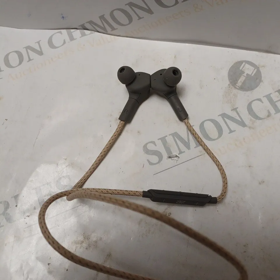 BOXED BEOPLAY H5 CHARCOAL SAND EARBUDS