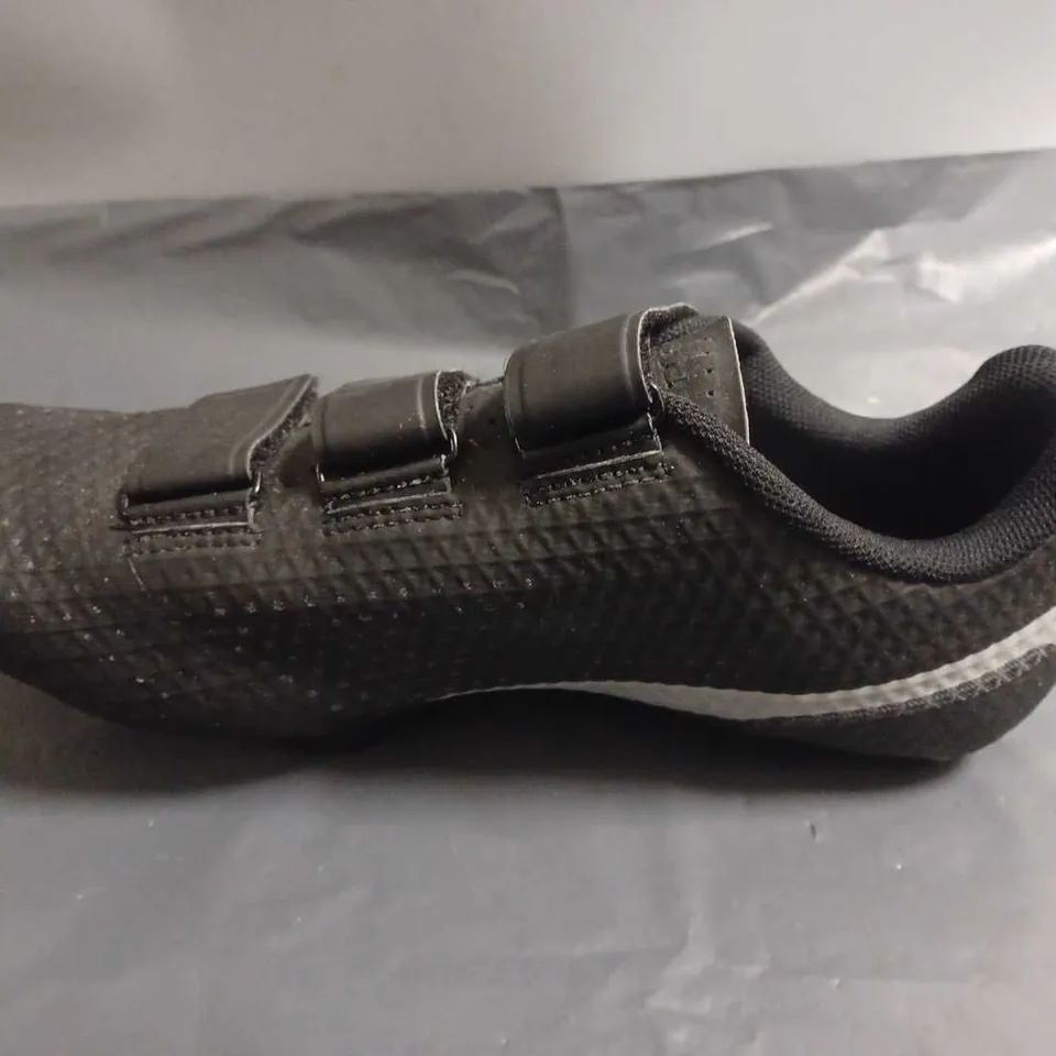 BOXED PAIR OF GIRO STYLUS CYCLING SHOES IN BLACK - UK 10