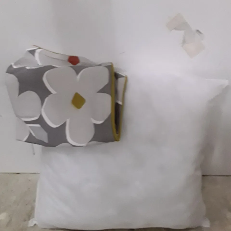 BAGGED AURA FLORAL SQUARE SCATTER CUSHION