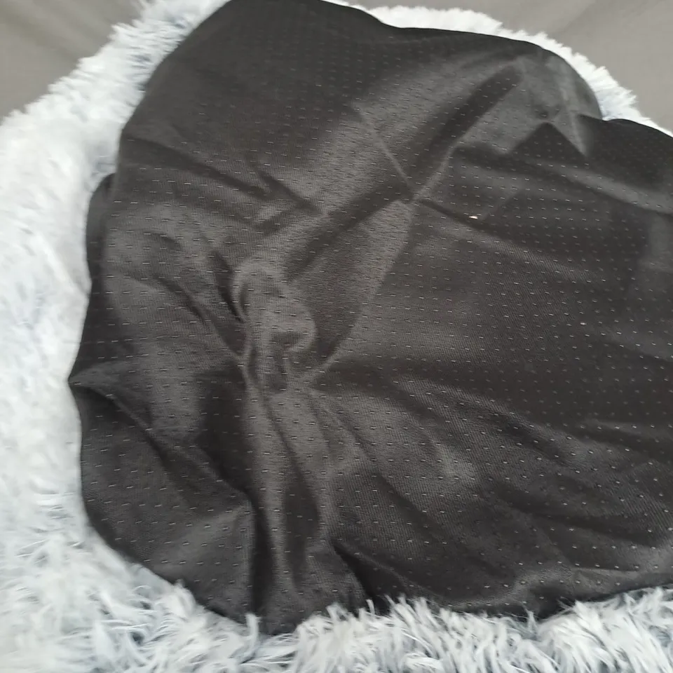 PET BED IN GREY WITH OPEN INSIDE 