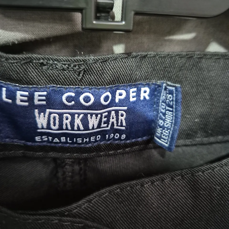 LEE COOPER WORKWEAR MEN'S BLACK CARGO TROUSERS 28 WAIST 