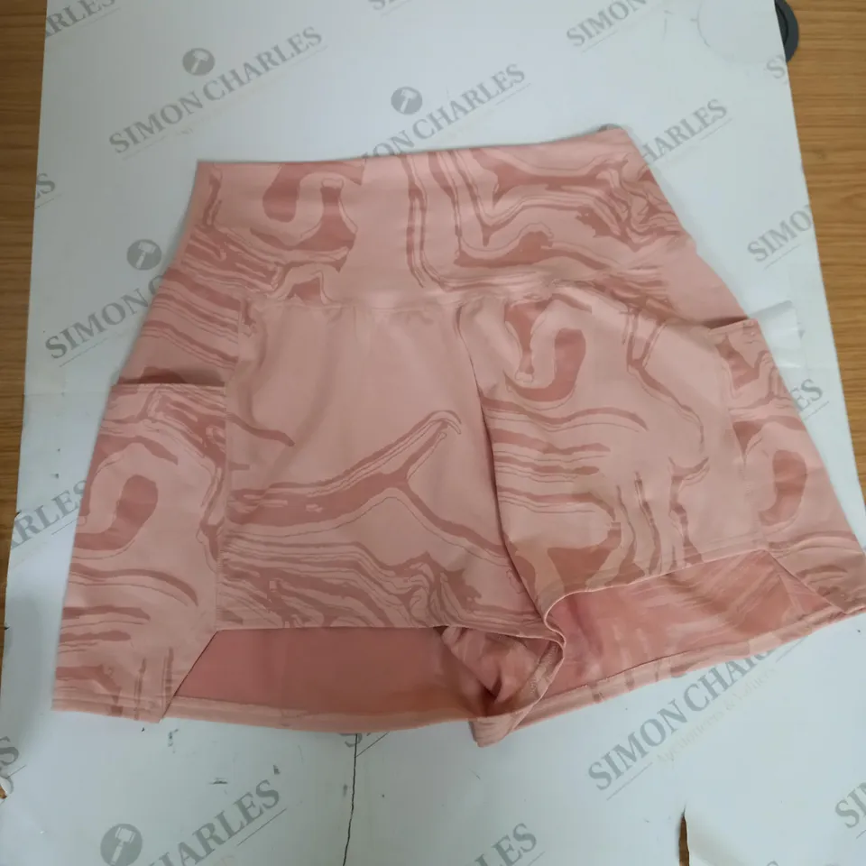 GYMSHARK TRAINING SHORTS SIZE M