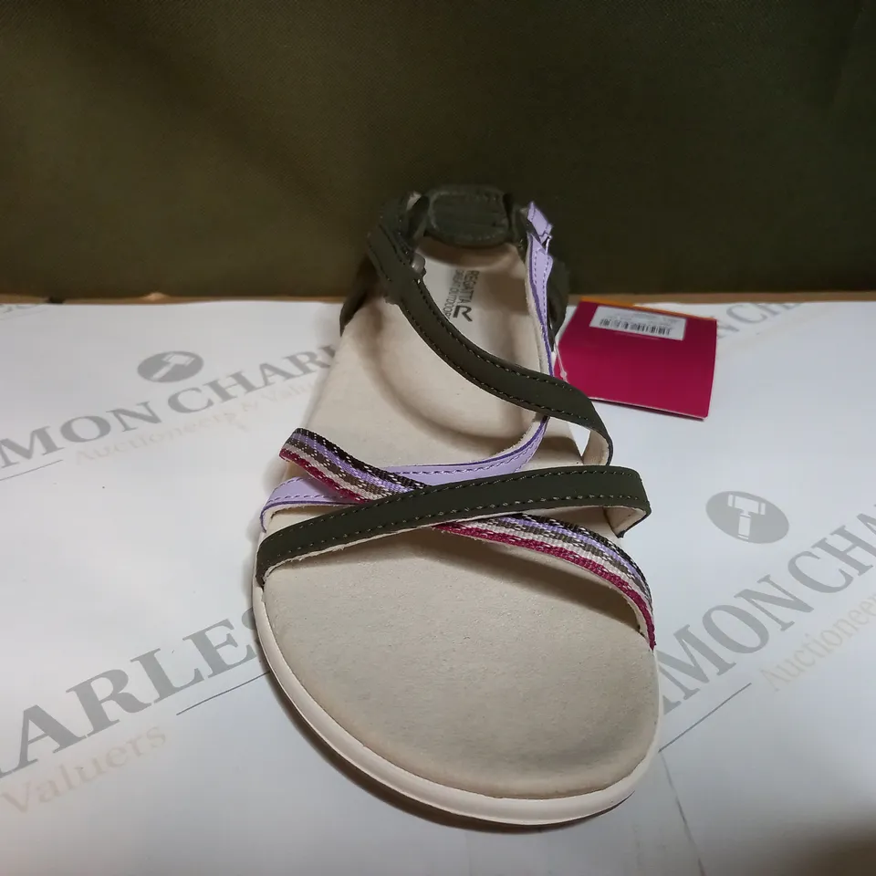 REGATTA LADY ROMA SANDALS SIZE 7