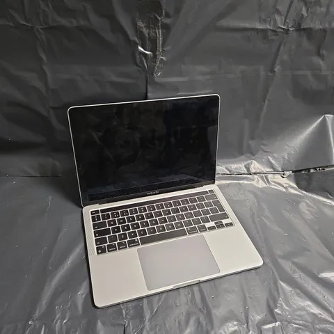 APPLE MACBOOK PRO (A2338)