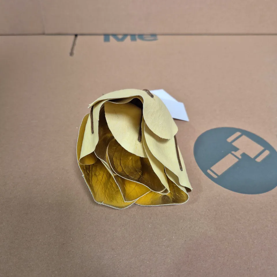 BOX OF APPROX 12 GISELA GRAHAM LONDON ARTIFICIAL GOLD / YELLOW CLIP DECORATION