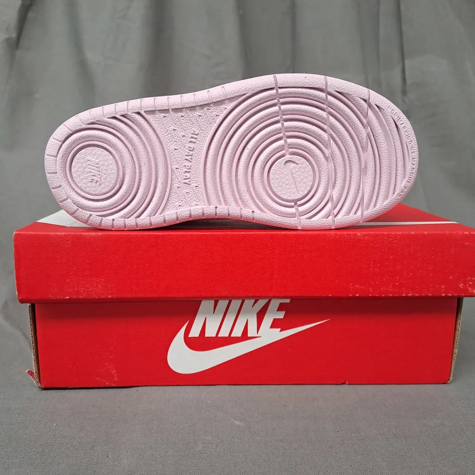 BOXED PAIR OF NIKE COURT BOROUGH LOW RECRAFT KIDS SHOES IN WHITE/PINK UK SIZE 9.5