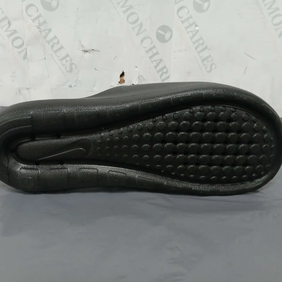 PAIR OF NIKE FOAM SLIDERS SIZE UNSPECIFIED