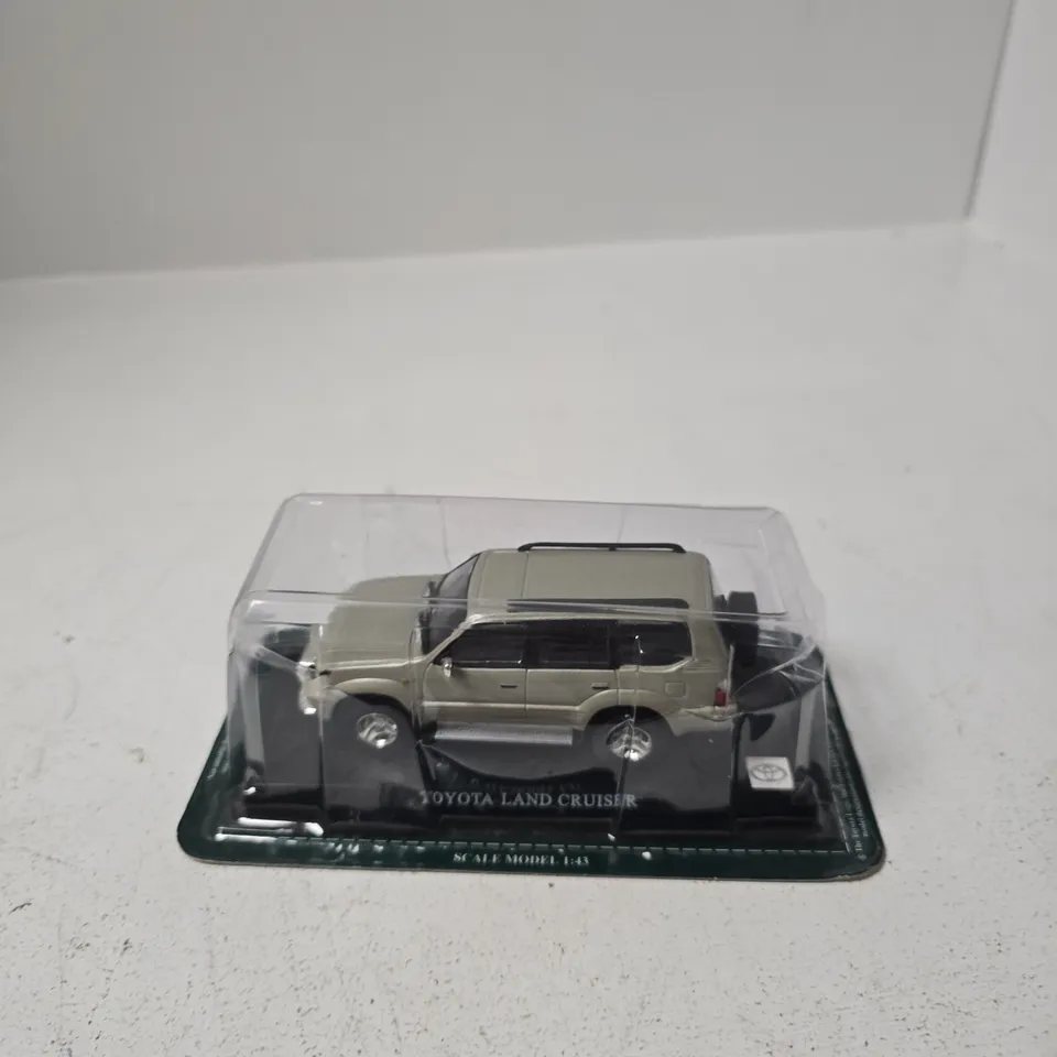 TOYOTA LAND CRUISER 1:43 SCALE DIE-CAST MODEL CAR (BOXED)