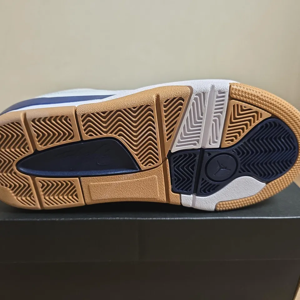 BOXED PAIR OF JORDAN FLIGHT COURT GS TRAINERS – UK 5.5