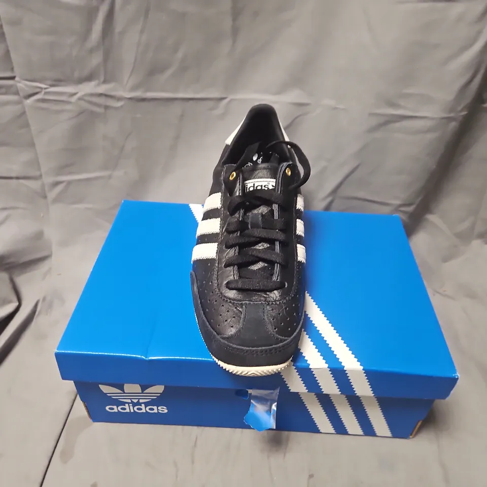 BOXED ADIDAS JAPAN WOMEN'S SNEAKERS BLACK/WHITE – UK 5 (US 6.5)