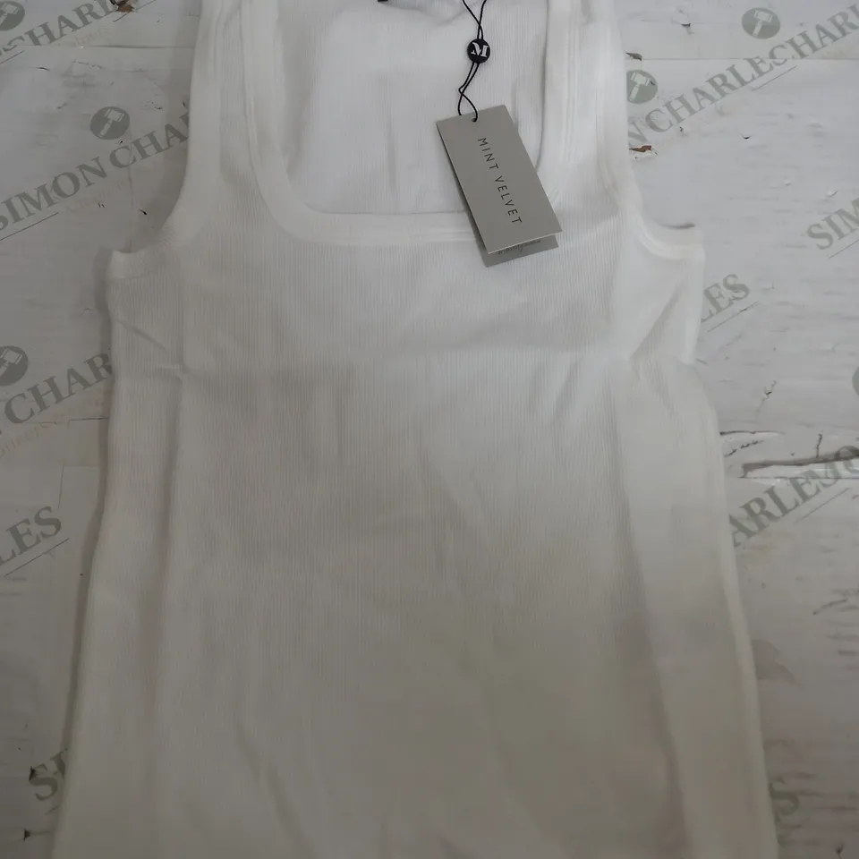MINT VELVET WHITE SCOOP NECK VEST IN WHITE - SMALL