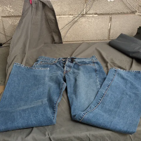 STONE ISLAND MEN'S DENIM JEANS – UK 29 WAIST
