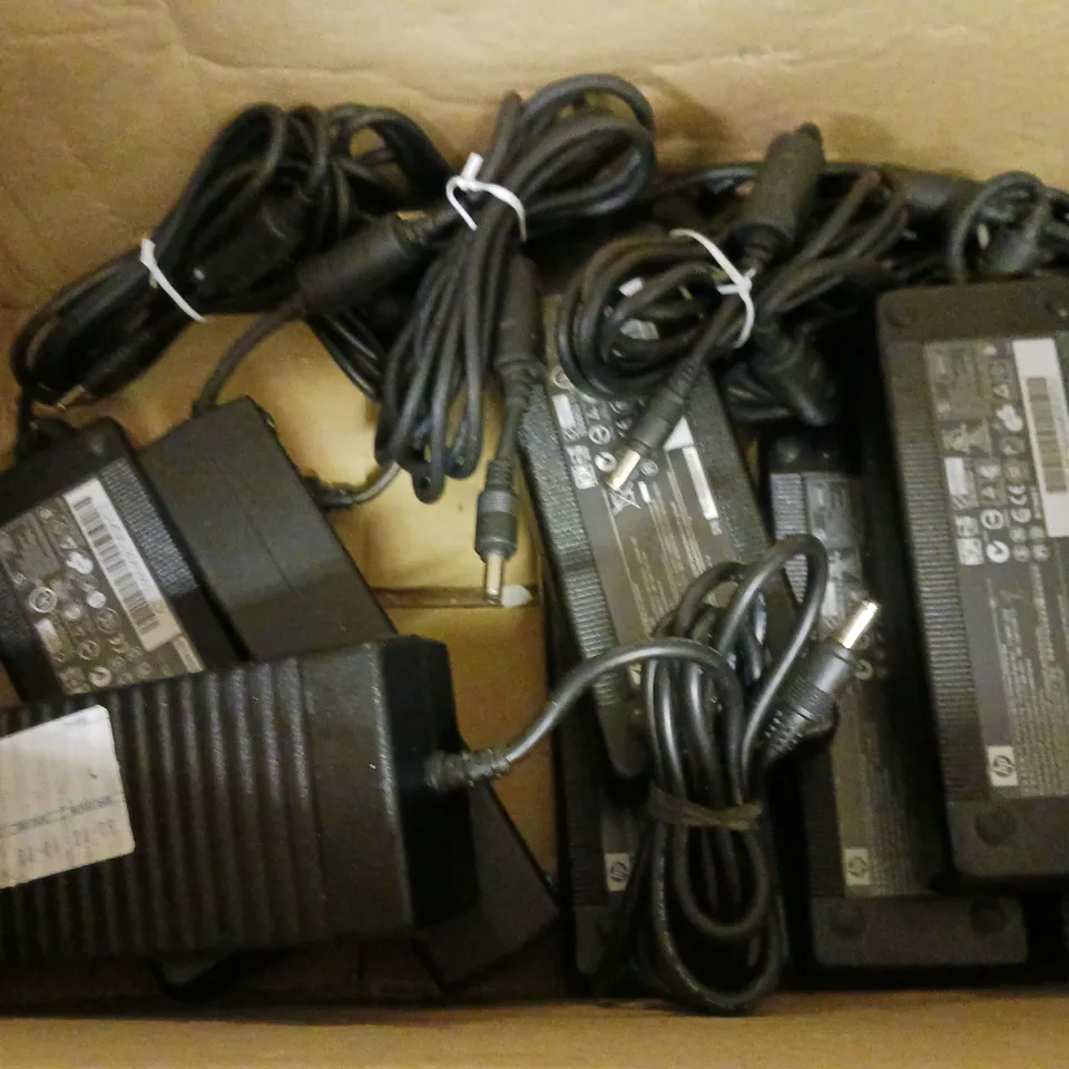 BOX OF APPOXIMATELY 10 ASSORTED LAPTOP CHARGERS 