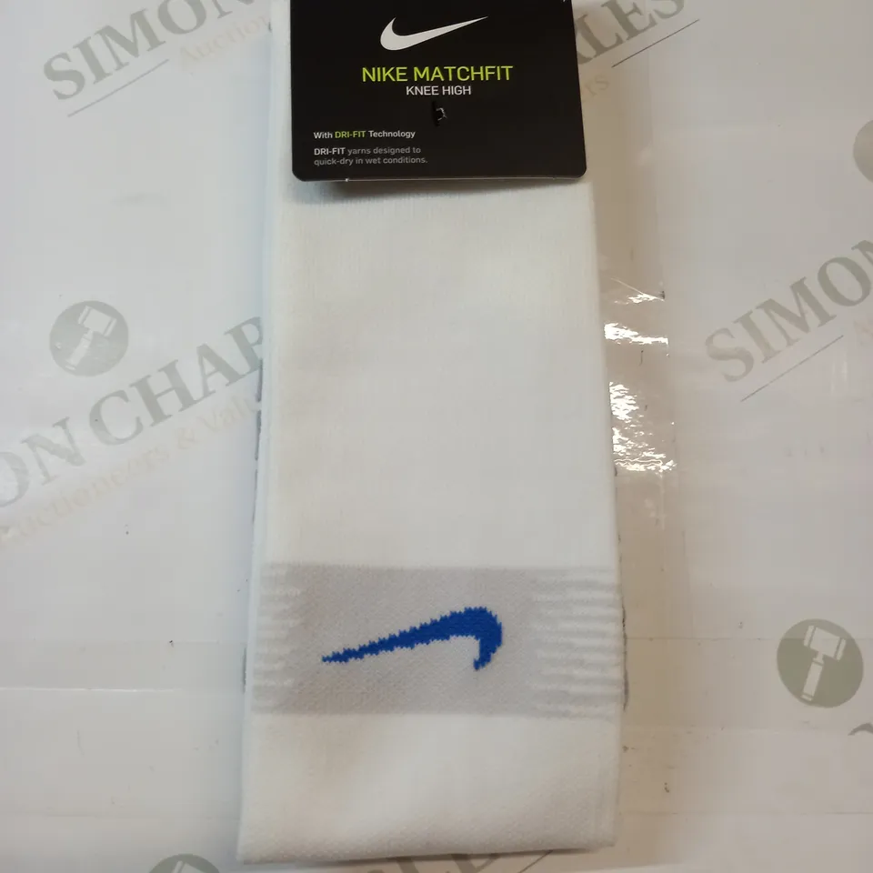 NIKE MATCH FIT KNEE HIGH FOOTBALL SOCKS IN WHITE SIZE 11-14.5