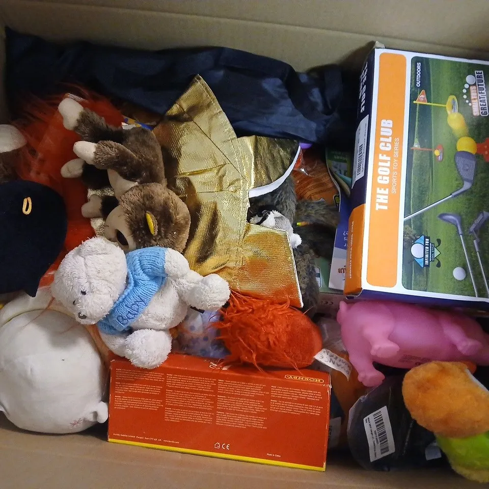 APPROXIMATELY 20 ASSORTED TOYS, GAMES, GIFTS AND NOVELTIES TO INCLUDE HORNBY ROLLING STOCK MODEL, THE GOLF CLUB TOY, ELC WOODEN GLOCKENSPIEL, ETC - COLLECTION ONLY
