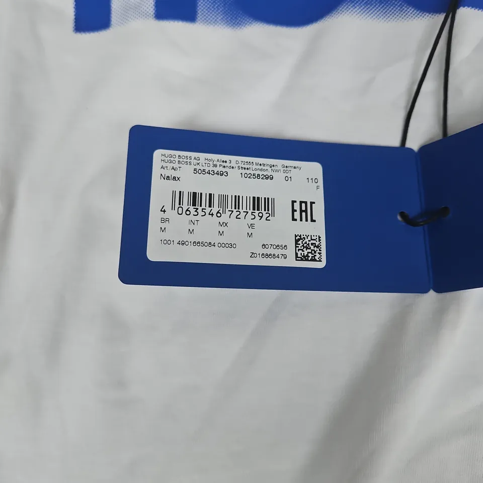 HUGO BOSS T-SHIRT - WHITE WITH BLUE HUGO LOGO (MEN'S, SIZE M)