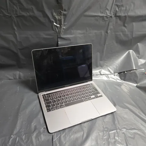 APPLE MACBOOK PRO (A2289)