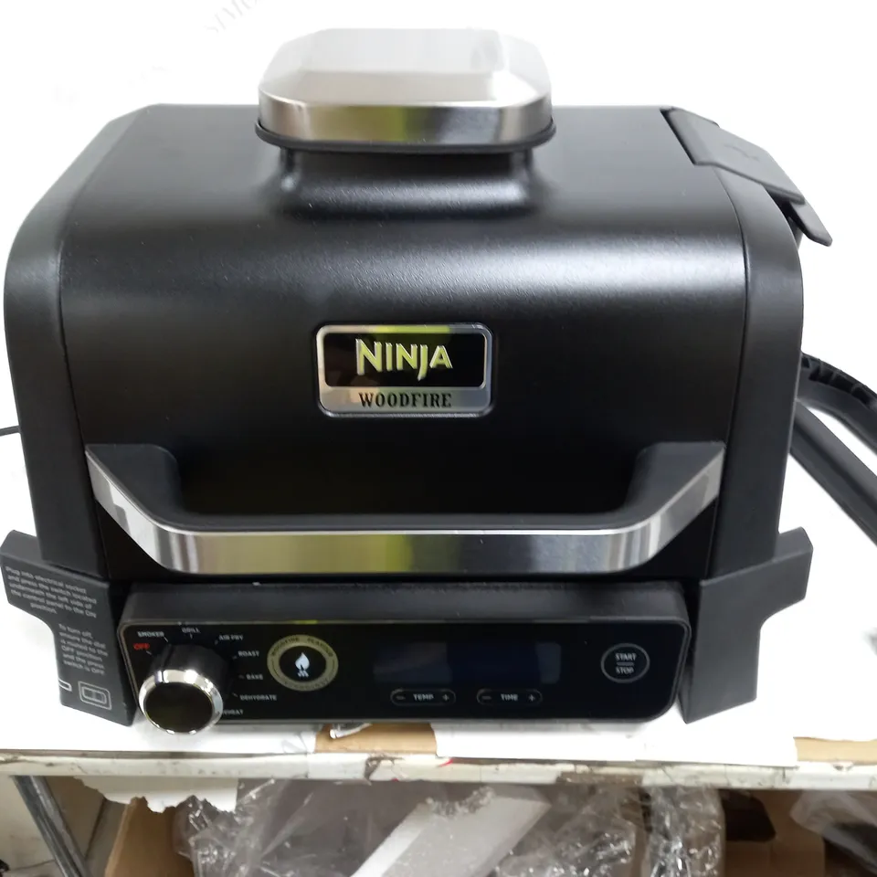 NINJA WOODFIRE ELECTRIC BBQ GRILL & SMOKER OG701UKQ