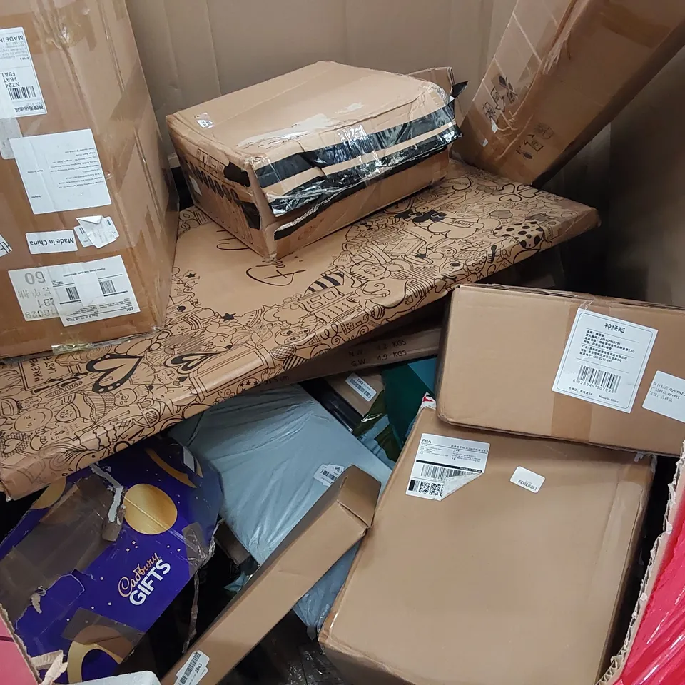 PALLET OF ASSORTED HOMEWARE AND CONSUMER PRODUCTS TO INCLUDE; LED MIRROR, WALL SHELF, BABY'S PLAYPEN, HANDS FREE CRUTCH, LARGE RUG, VERSATILE COMBINATION DRAWER ECT.