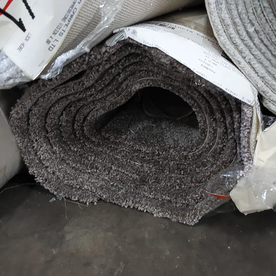 ROLL OF QUALITY EC HEARTLAND ULTRA KEMPSEY CARPET // SIZE: APPROXIMATELY 4.5 X 5m