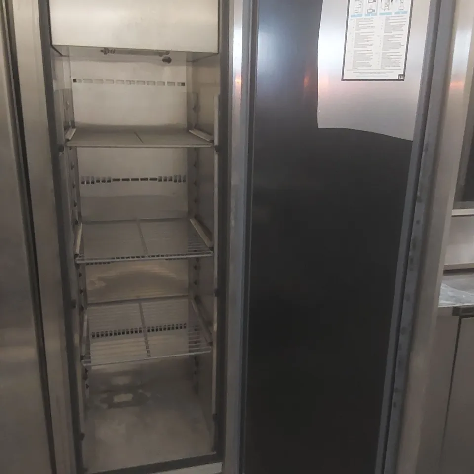 WILLIAMS LJ300U R2 COMMERCIAL UPRIGHT FREEZER