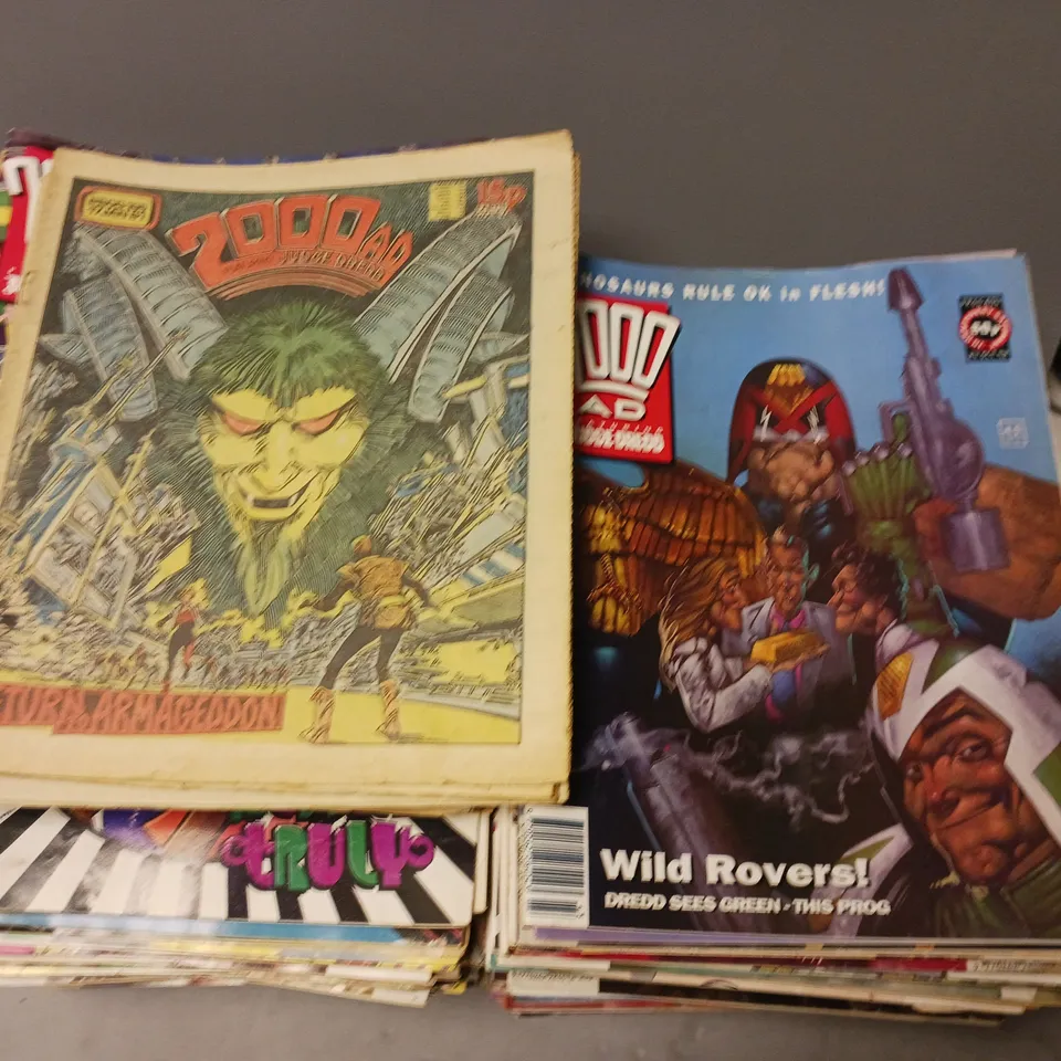 LARGE QUANTITY OF ASSORTED 2000 AD COMIC BOOKS 