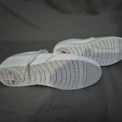 UNBOXED PAIR OF FITFLOP RALLY SNEAKERS WHITE UK 6 