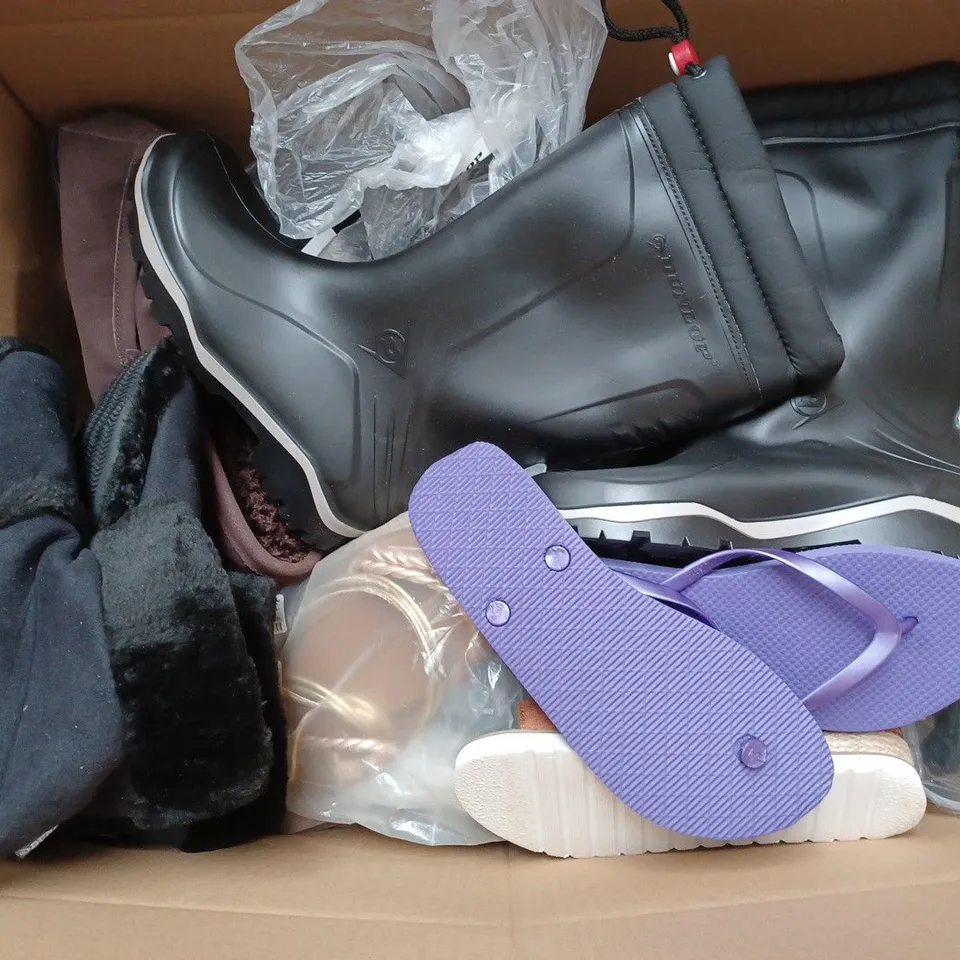 BOX OF APPROX 20 ASSORTED SHOES TO INCLUDE - DUNLOP WELLIES - KARRIMOR ORTHOLITE TRAIL - NIKE TN IN BLACK 8.5 ECT
