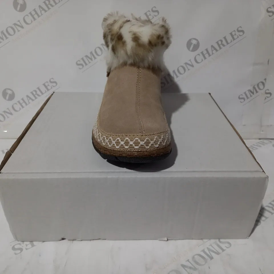BOXED PAIR OF EARTH ORIGINS EMMALYN BEIGE BOOTIES - SIZE 5