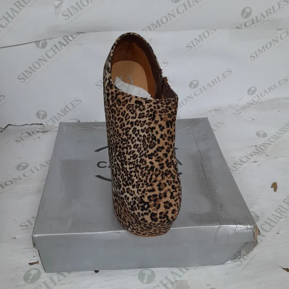 BOXED PAIR OF CASANDRA PLATFORM ANKLE HEEL IN LEOPARD SUEDE SIZE 5
