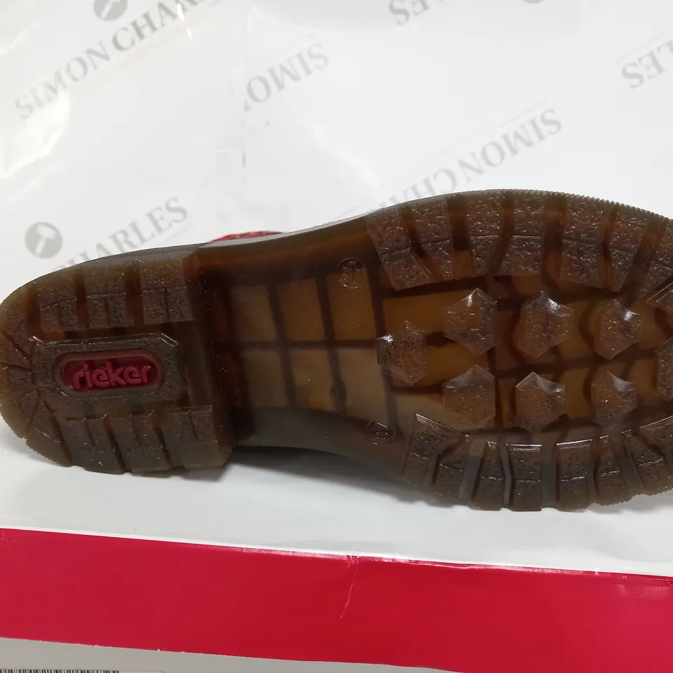 RIEKER RED INTEREST COLOUR BOOT SIZE 6 1/2 - BOXED 