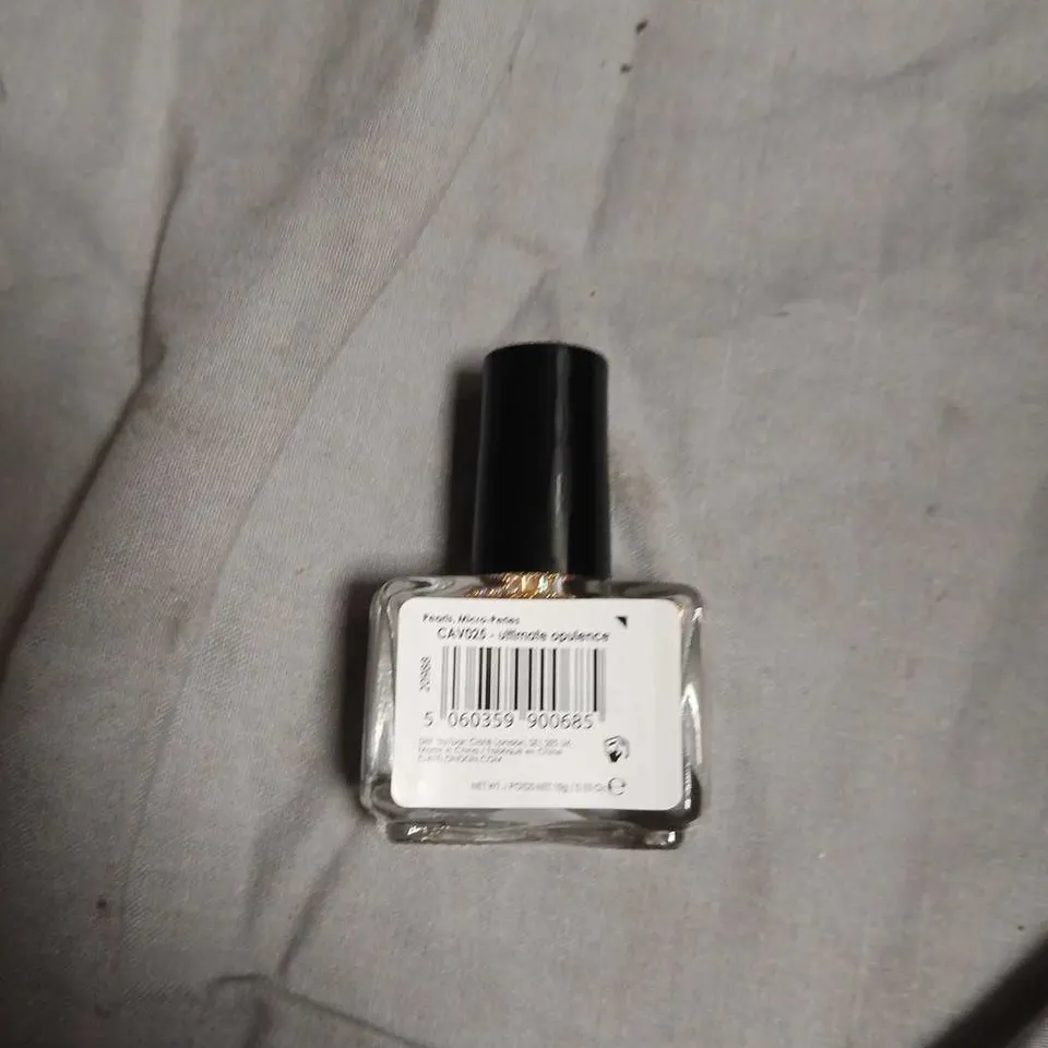 BOX OF APPROXIMATELY 70 CIATÉ LONDON MINI NAIL POLISH – GOLD GLITTER-NO EXPIRY DATE SHOWN 