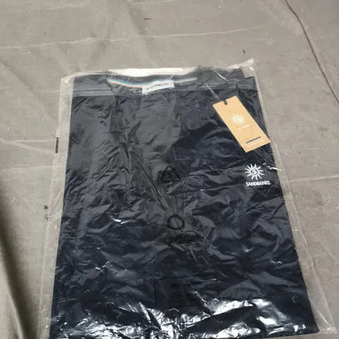 BAGGED SANDBANS CASUAL TEE - SIZE L