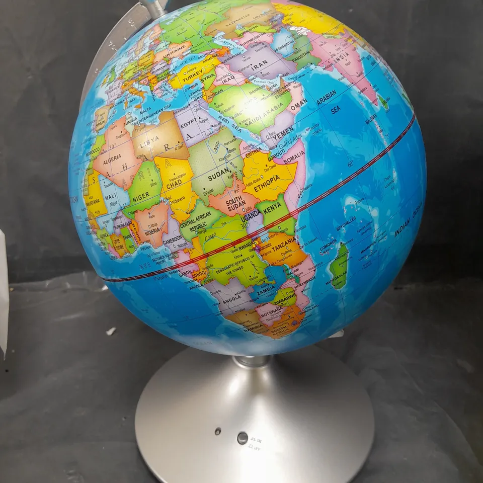 BOXED BRAINSTORM TOYS 2-IN-1 EARTH AND CONSTELLATION GLOBE