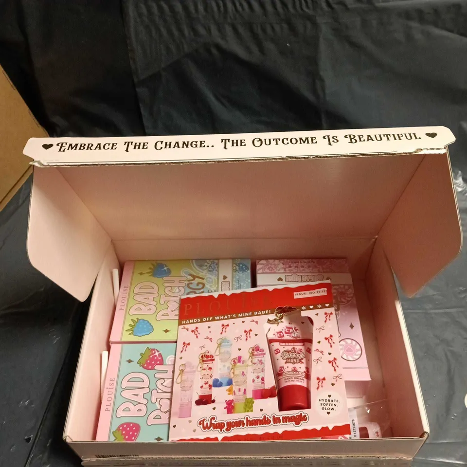 PLOUISE GIFT SET INCLUDING THREE ASSORTED LIP OILS AND HAND CREAM