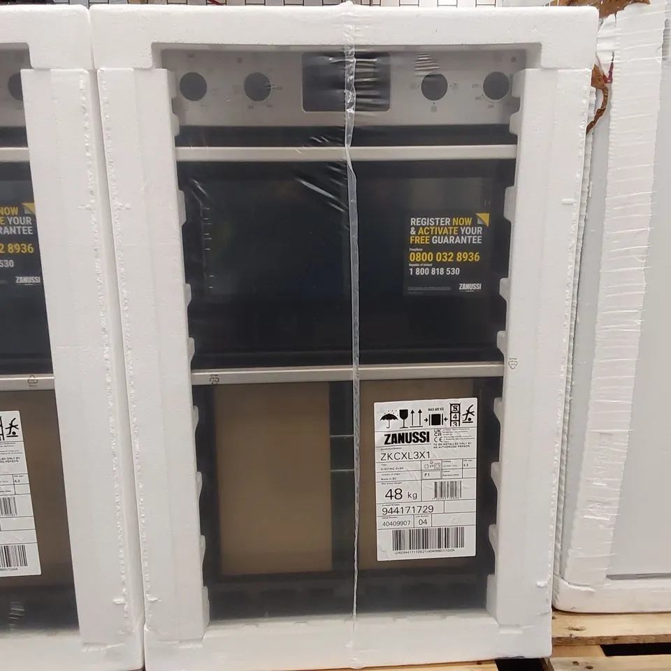 ZANUSSI ZKCXL3X1 - BUILT IN DOUBLE OVEN - TOP 42 LTRS/MAIN 66 LTRS - H87.5 W56 D55