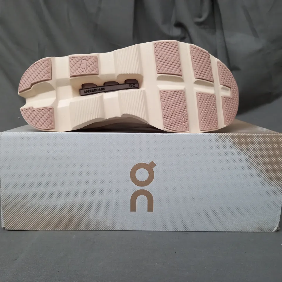 BOXED PAIR OF ON CLOUDMONSTER SHOES IN MOON/FAWN UK SIZE 6.5